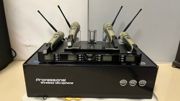 ZonGer ZG-168 專業卡拉OK四手持無線麥克風1對4 (專業級) 結帳輸入折扣碼zg168再打折
